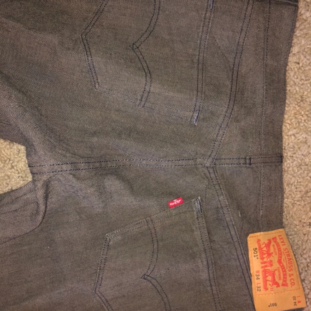 Levi’s 501 Jeans - Picture 3 of 5